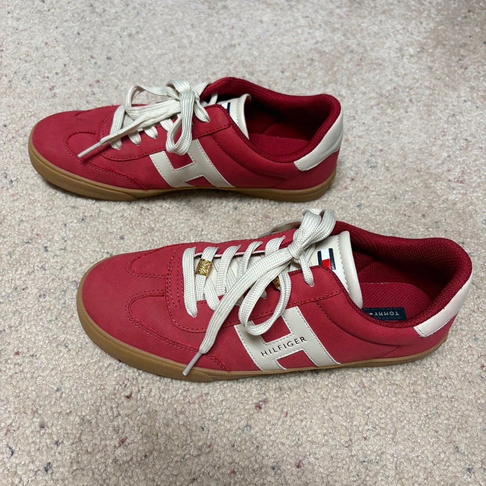 Women’s shoes size 8.5, Tommy Hilfiger